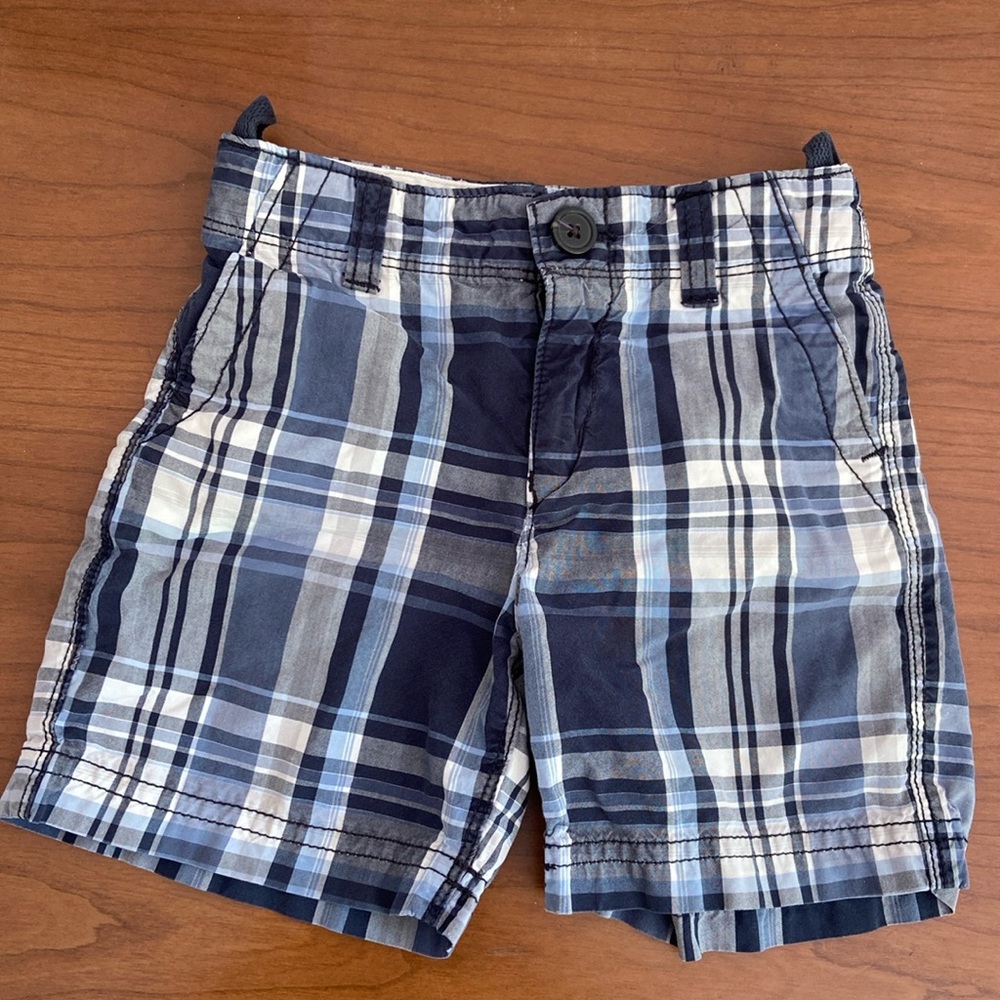100% cotton Baby Gap blue shorts. 18 to 24 months
